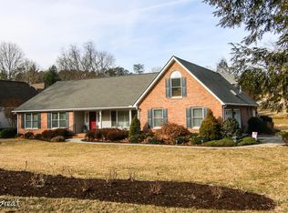 3201 Pineland Rd SW, Roanoke, VA 24018