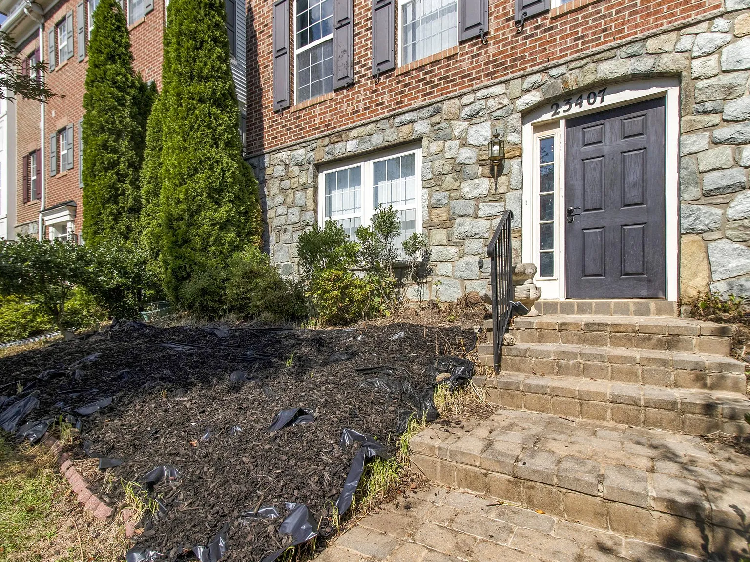 6 bed, 2190 sqft, $4,995 — Photo 4