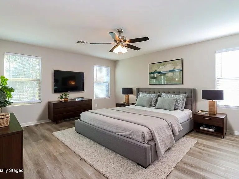 5637 E Alder Ave — Photo 10