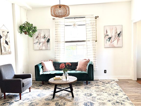 3rd image of 315 S Washington St #101