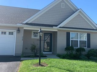 320 Azalea Dr, Windsor, PA 17366