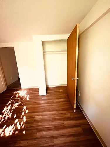 34 Chestnut St Photo 1