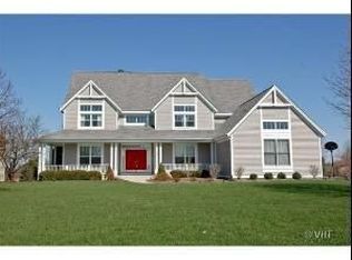 9810 Palmer Dr, Crystal Lake, IL 60014
