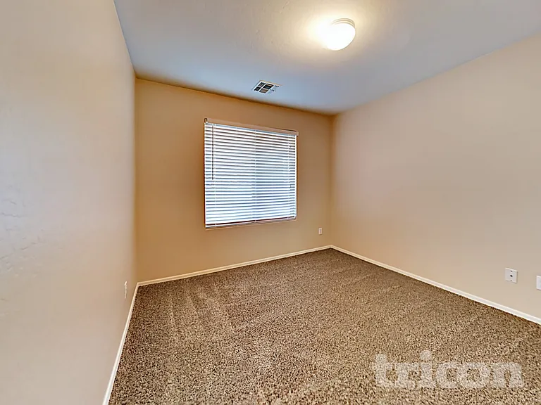 23683 W Huntington Dr — Photo 11