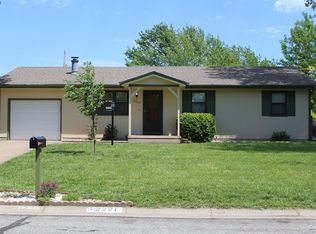 2221 Linden Dr, Salina, KS 67401