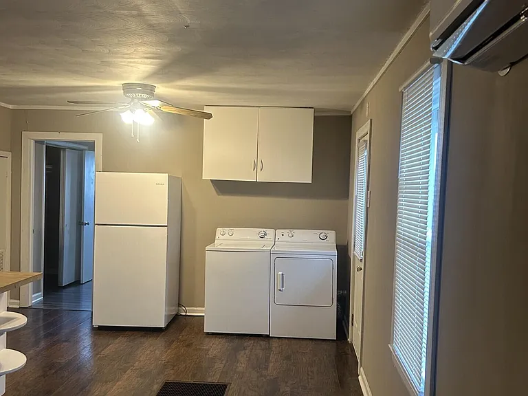 3505 Westwind Dr #B — Photo 6