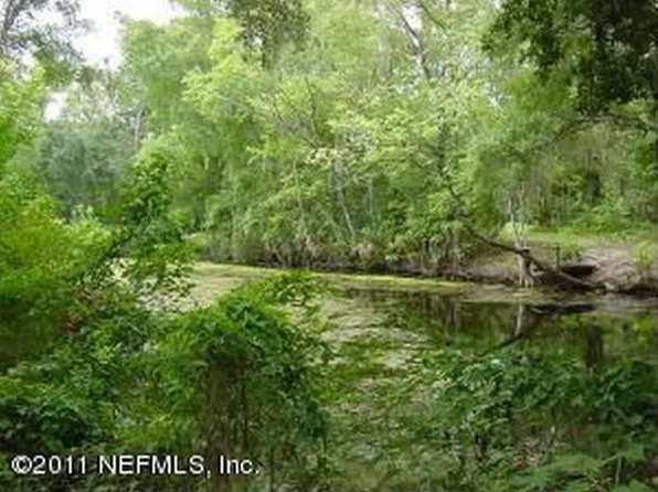 107 Hicks Ave, Crescent City, FL 32112