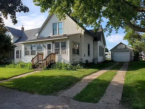 105 Franklin St W Photo 1