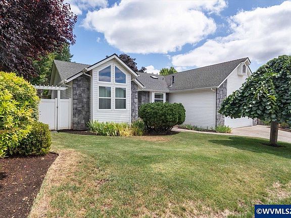 2nd image of 2577 Ptarmigan St NW