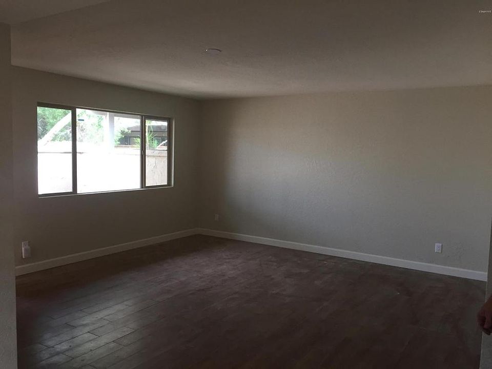 1st image of 7925 N 61st Ave