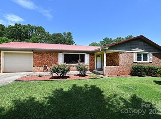 209 Northwood Dr, Morganton, NC 28655