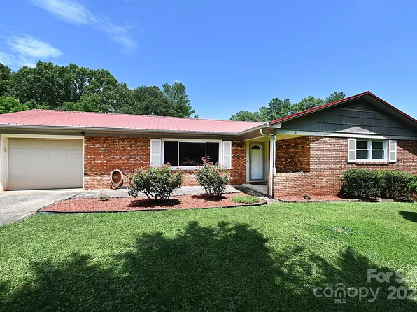 209 Northwood Dr, Morganton, NC 28655