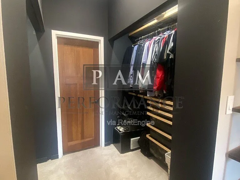 234 N Broadway — Photo 16