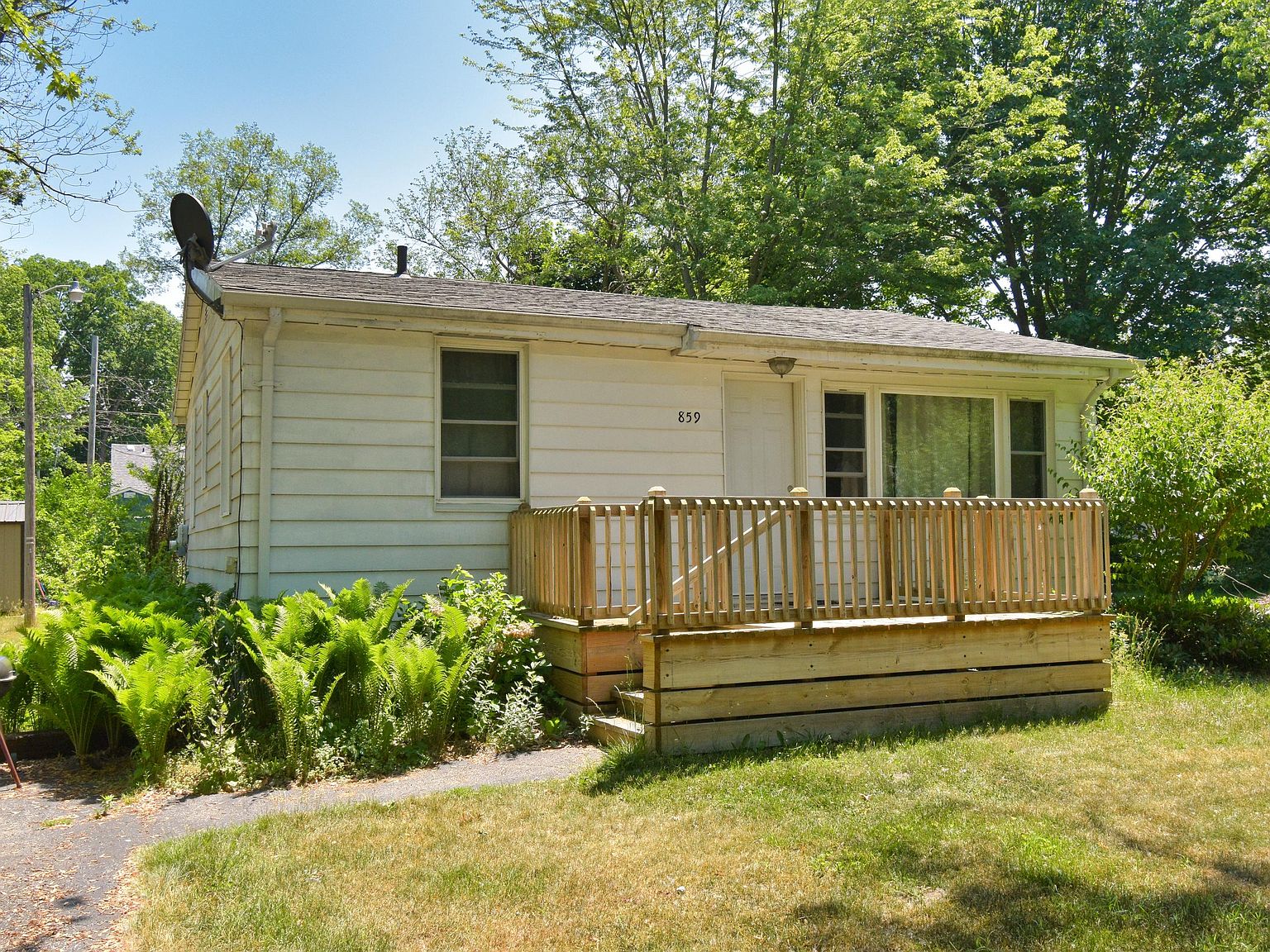 859 Adams St, Benton Harbor, MI 49022 Zillow