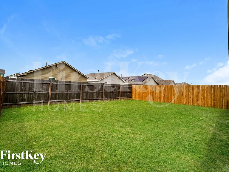 10786 Prusiner Dr — Photo 17