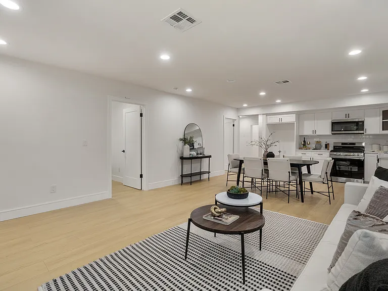 2706 S Cochran Ave — Photo 7