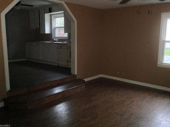 5th image of 12500 Jackson Dr