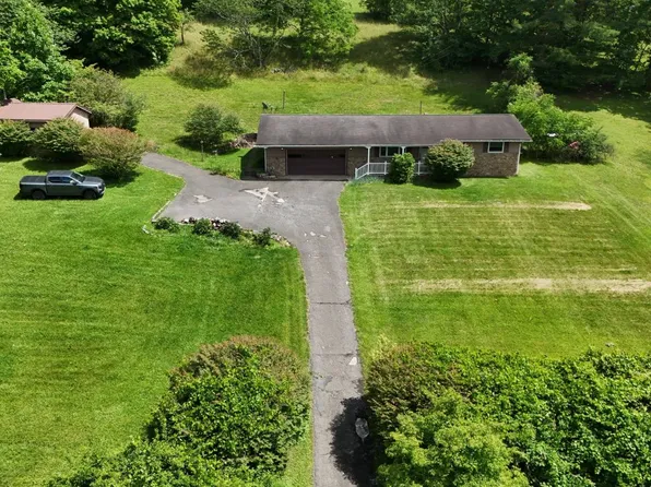 80 Herald Dr, Fairmont, WV 26554