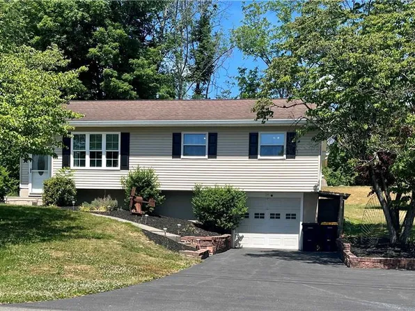Bollinger Dr, Mount Bethel, PA 18343