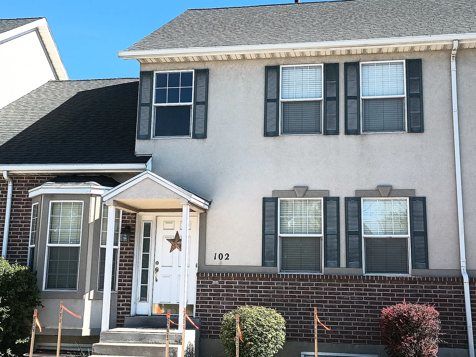 4 bed, 3.5 bath, 2350 sqft, $1,875 — Photo 2