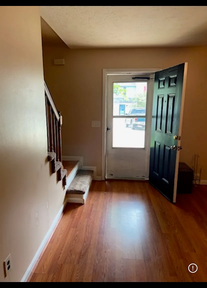 2 bed, 1.5 bath, 1232 sqft, $1,500 — Photo 2