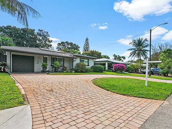 3rd image of 4780 NE 7th Avenue