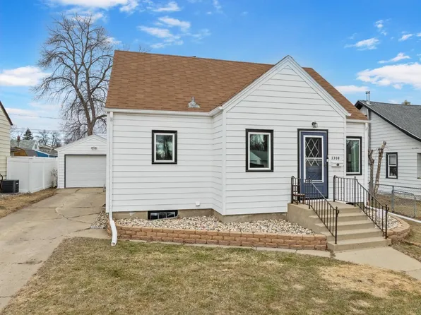 1308 2nd St SE, Minot, ND 58701
