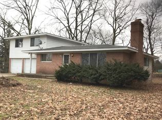 425 W Walled Lake Dr, Walled Lake, MI 48390