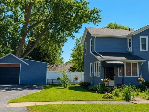 38 Maple St, Auburn, NY 13021