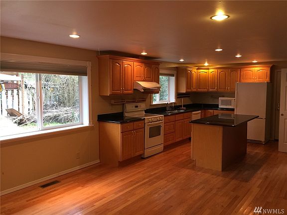 5th image of 460 155th Ave SE