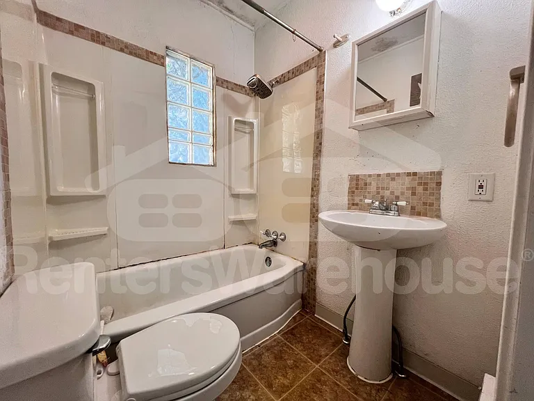 2717 College Ave — Photo 6