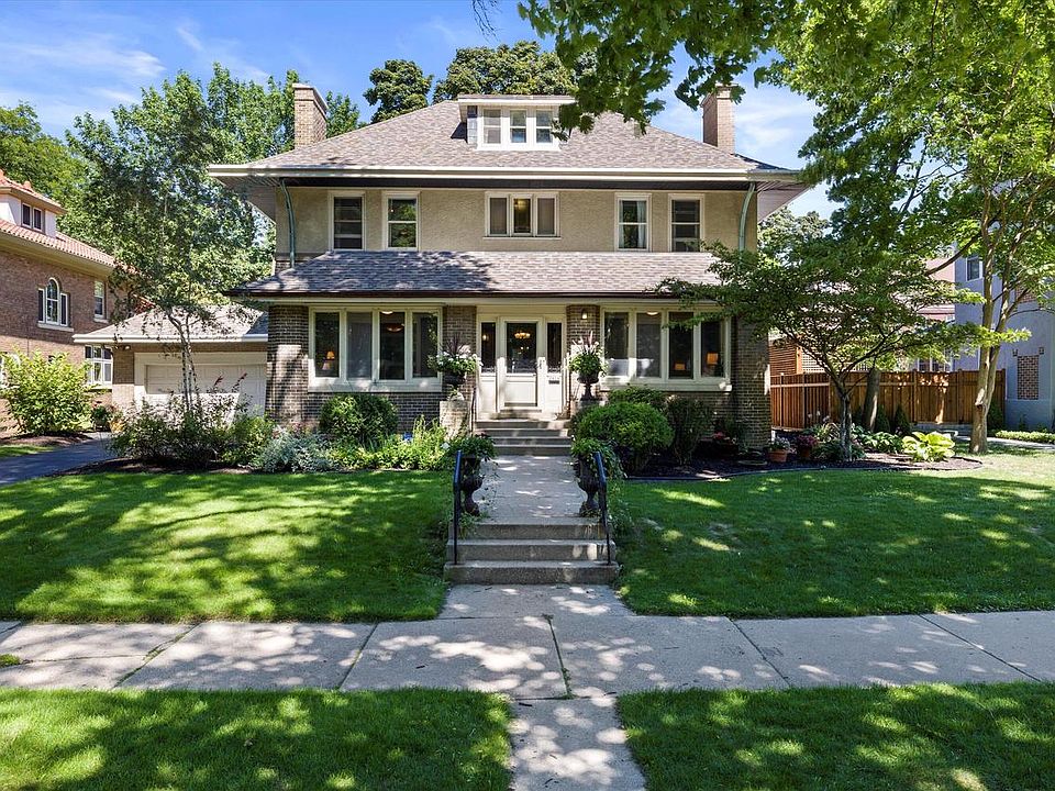 2414 East Newberry BOULEVARD, Milwaukee, WI 53211 Zillow