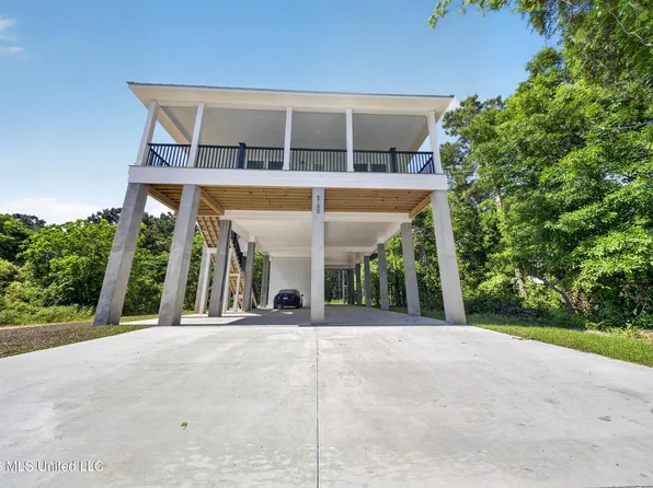 5195 Pointset Ave, Bay Saint Louis, MS 39520