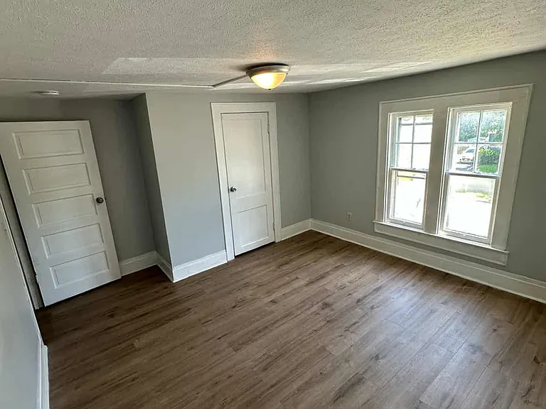 277-79 N Midler Ave N #277 — Photo 6