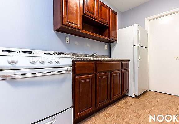3rd image of 437 De Kalb Ave #3L