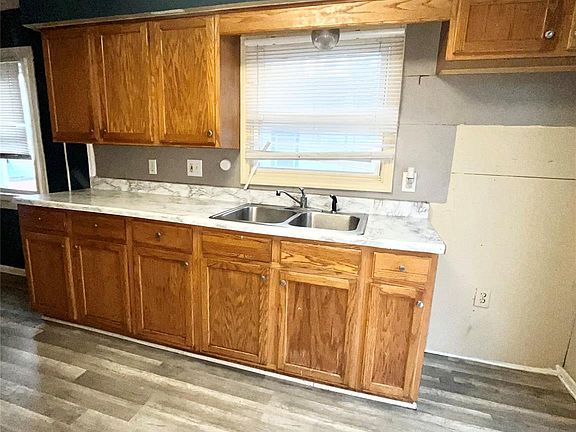 3rd image of 636 Partridge St