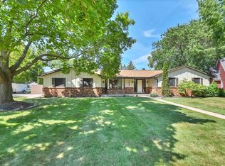 3030 Ridgeview Ct, Green Bay, WI 54301