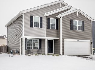 1038 Chestnut Dr, Pingree Grove, IL 60140