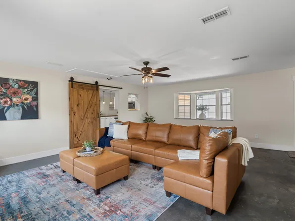 1418 Lakeshore Blvd, Oak Pt, TX 75068