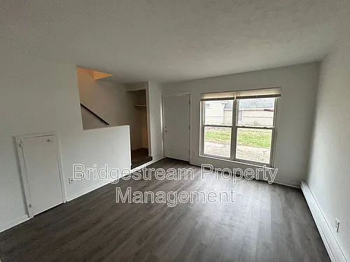 1490 S Burnett Rd #A Photo 1