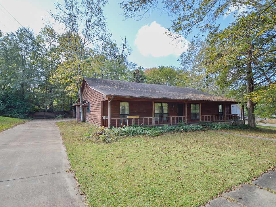 1st image of 102 Brittany Ln