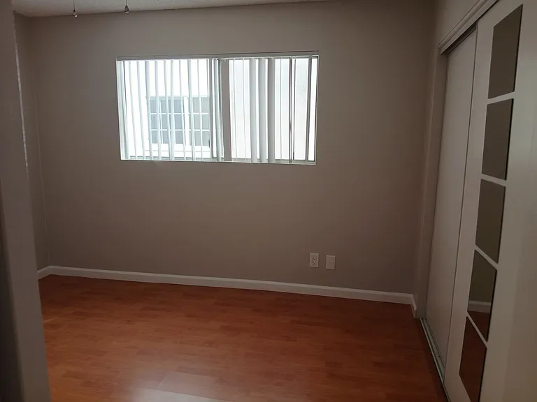 1920 Manning Ave — Photo 20