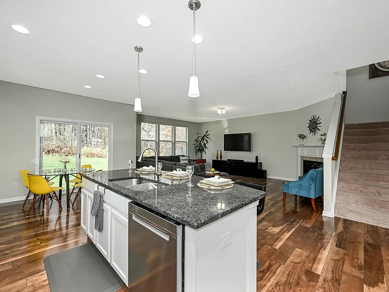 4816 Lake View Dr — Photo 24