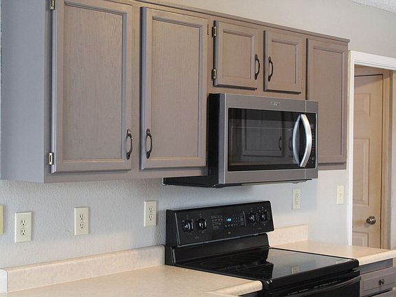 3rd image of 7291 Thornmill Ct