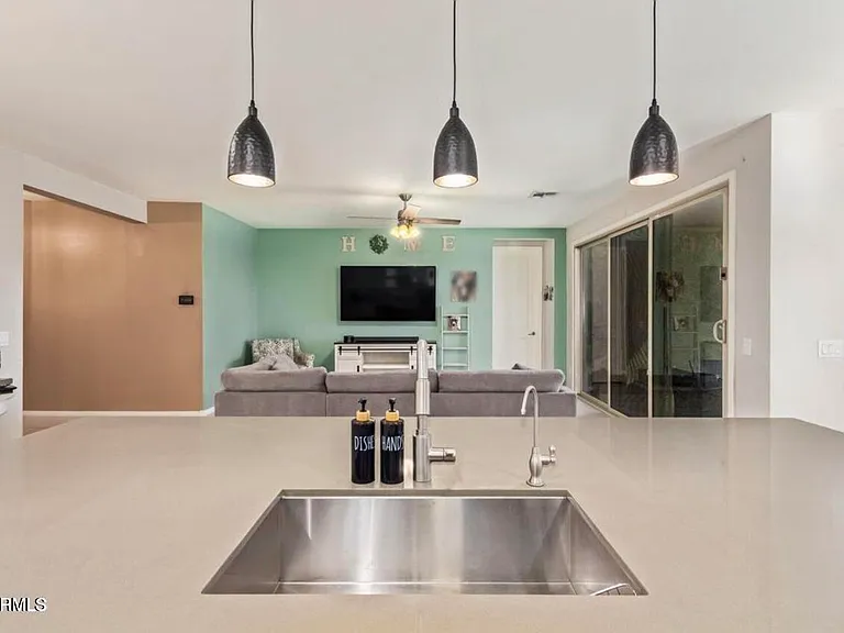 18630 W Lawrence Ln — Photo 10