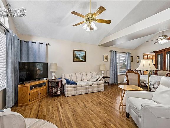 3rd image of 5922 Instone Cir