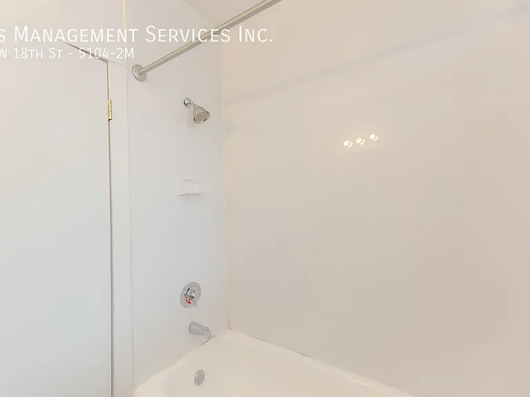 5104 W 18th St #2M — Photo 8