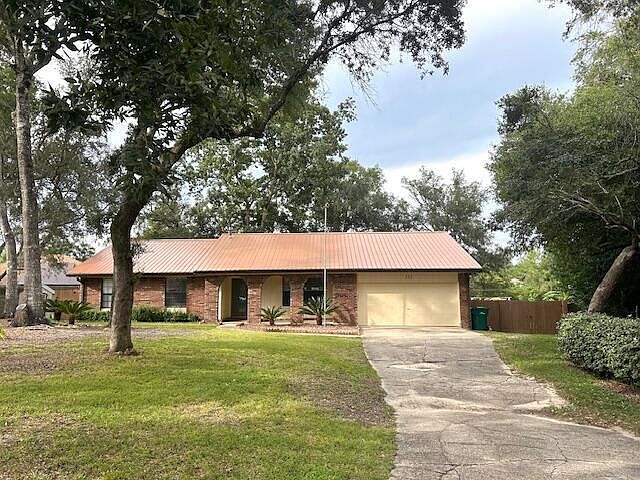 1st image of 112 Beverly Dr
