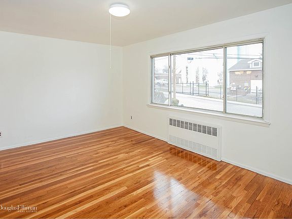 5th image of 1639 Stuyvesant St