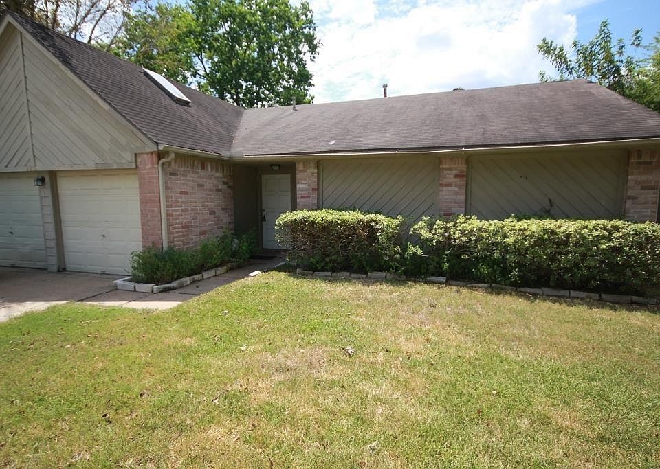 1st image of 2631 Count Eric Dr